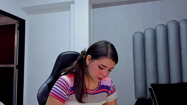 Charlotte-Star online show from 26, 11, 2025