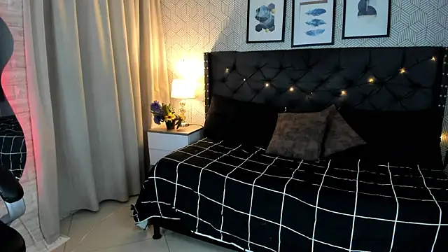 sophie  blare online show from 13, 2, 2026