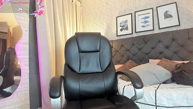 Snapshot of sophie__blare chatting on 27, 9, 2025 sophie blare online show from 27, 9, 2025