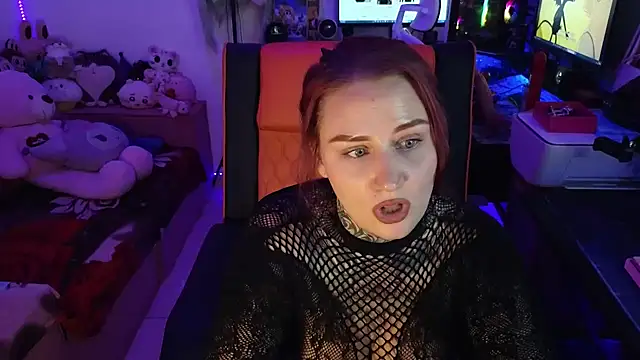 Snapshot of blazed_vixen chatting on 21, 5, 2026 blazed vixen online show from 21, 5, 2026
