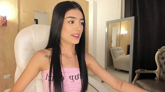 zoerouse  online show from 20, 11, 2025