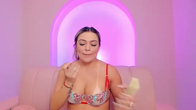milaowens online show from 15, 5, 2026