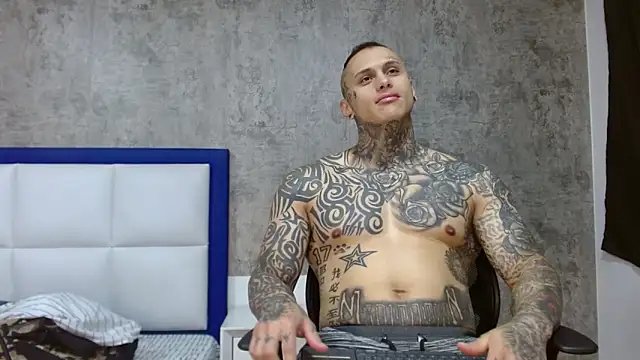 aaron flex online show from 29, 9, 2025