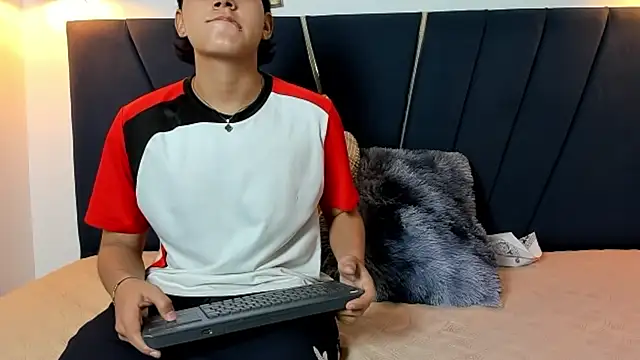 zeusapollofuck online show from 3, 10, 2025