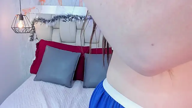 Snapshot of Missblonde_doll chatting on 17, 10, 2025 Missblonde doll online show from 17, 10, 2025