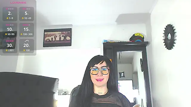 Vicky hotmilf online show from 1, 12, 2025