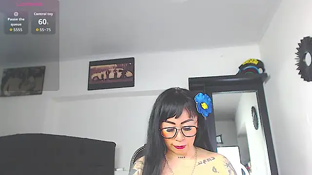 Vicky hotmilf online show from 16, 2, 2026