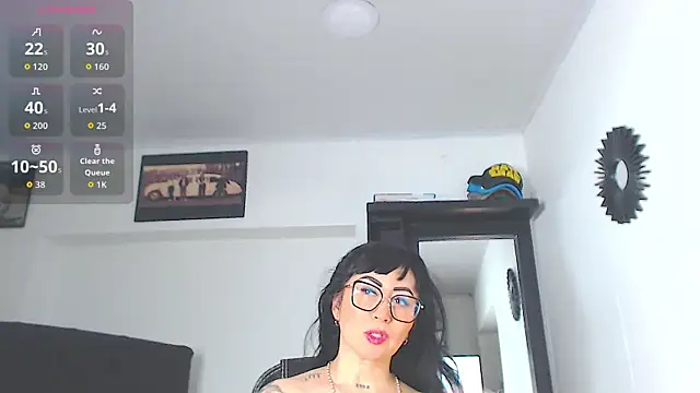 Snapshot of Vicky_hotmilf chatting on 30, 4, 2026 Vicky hotmilf online show from 30, 4, 2026