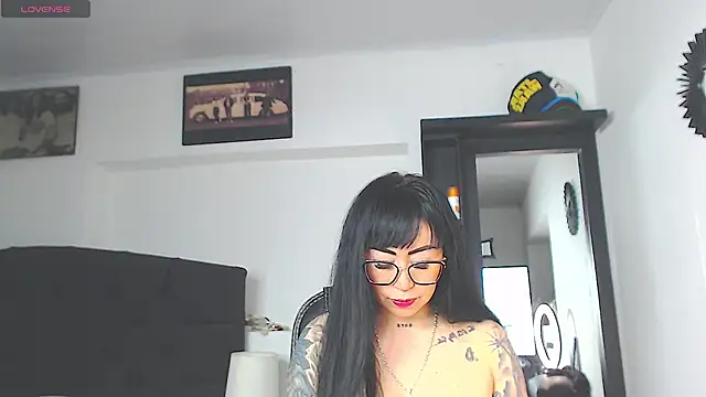 Vicky hotmilf online show from 25, 3, 2026