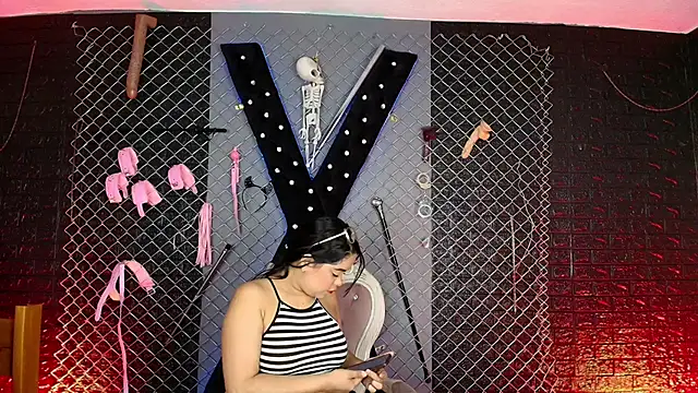 Snapshot of Mr_Alejandra_bdsm chatting on 25, 11, 2025 Mr Alejandra bdsm online show from 25, 11, 2025