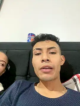 coupledesire18 online show from 22, 11, 2025