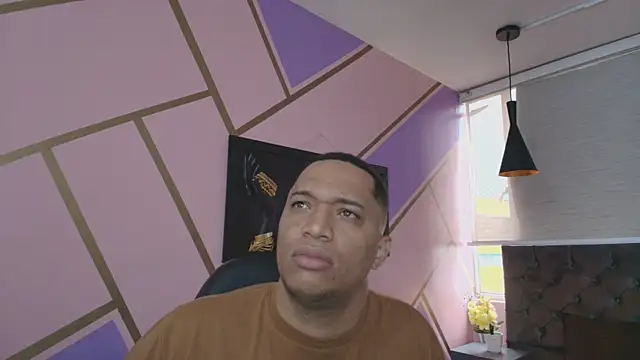 Snapshot of Annie_Lii chatting on 14, 10, 2025 Annie Lii online show from 14, 10, 2025