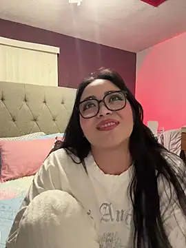 Snapshot of MyHoneyFrida chatting on 27, 11, 2025 MyHoneyFrida online show from 27, 11, 2025