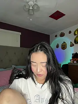 Snapshot of MyHoneyFrida chatting on 7, 11, 2025 MyHoneyFrida online show from 7, 11, 2025