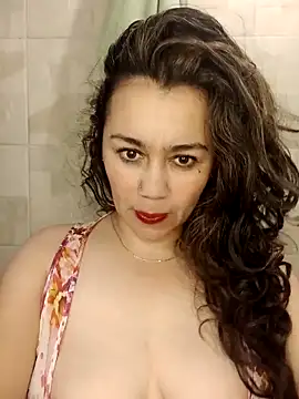 sexy-latina1 online show from 21, 9, 2025