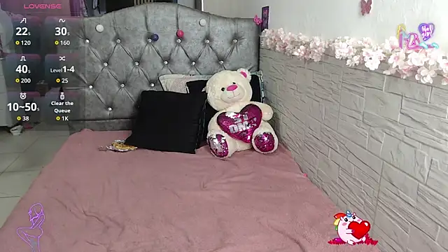 EmilyCoy  online show from 17, 7, 2026