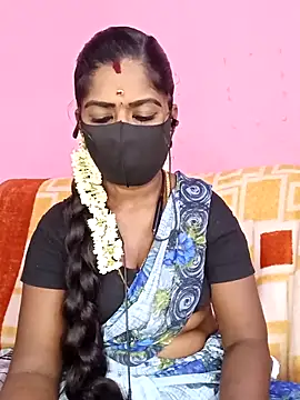 Snapshot of tamilammukuttyy chatting on 18, 11, 2025 tamilammukuttyy online show from 18, 11, 2025