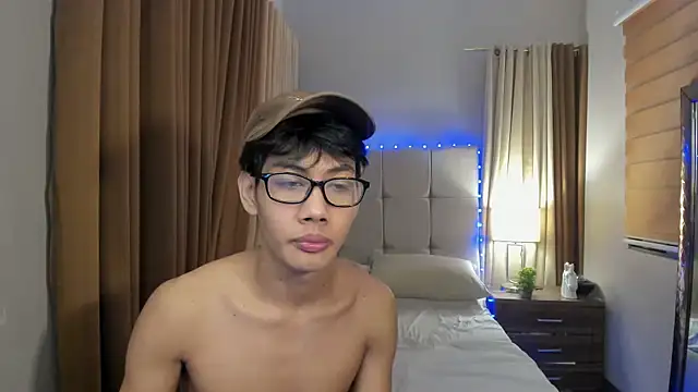 Snapshot of fucking_hot2 chatting on 21, 9, 2025 fucking hot2 online show from 21, 9, 2025
