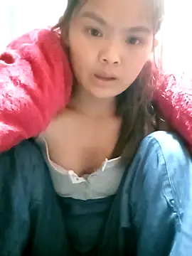 xinhxinhcute online show from 3, 11, 2025