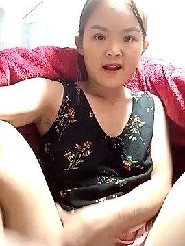 xinhxinhcute online show from 12, 11, 2025