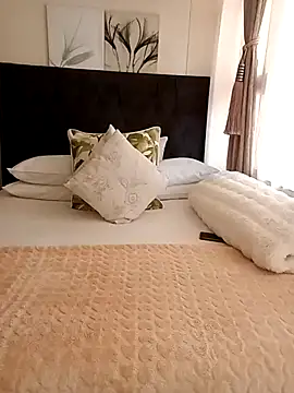 Creamy Chocolatex online show from 17, 10, 2025