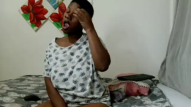 CrunchyxxSexy online show from 22, 9, 2025