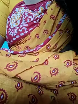 Snapshot of desi_boudi87 chatting on 8, 5, 2026 desi boudi87 online show from 8, 5, 2026