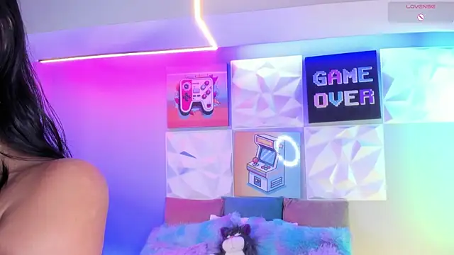 Snapshot of LindaWz_ chatting on 18, 11, 2025 LindaWz online show from 18, 11, 2025