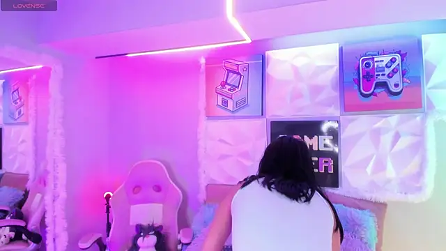 LindaWz  online show from 9, 1, 2026