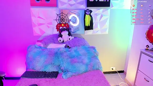 Snapshot of LindaWz_ chatting on 28, 10, 2025 LindaWz online show from 28, 10, 2025