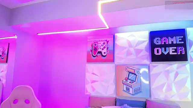 Snapshot of LindaWz_ chatting on 19, 11, 2025 LindaWz online show from 19, 11, 2025