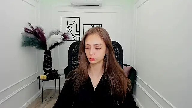 EmilyGraydis online show from 2, 12, 2025