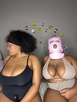 JuicyMellow21 online show from 11, 4, 2026