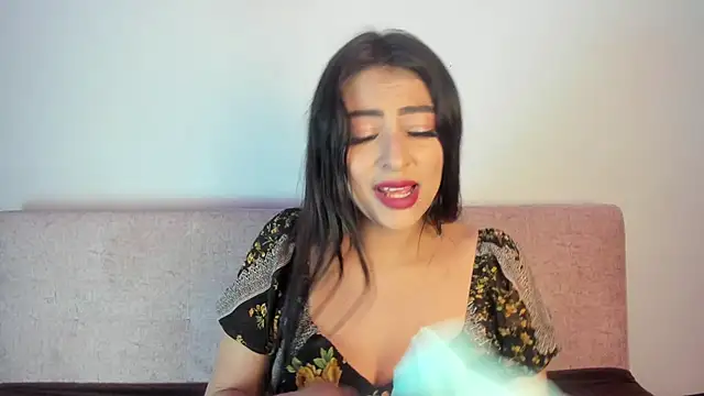 Snapshot of Zairaa_Fox chatting on 18, 11, 2025 Zairaa Fox online show from 18, 11, 2025