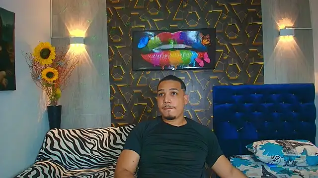 Snapshot of taylor_collins_ chatting on 25, 9, 2025 taylor collins online show from 25, 9, 2025