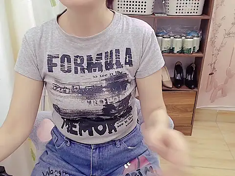 Snapshot of Funnygirl_9x chatting on 17, 5, 2026 Funnygirl 9x online show from 17, 5, 2026