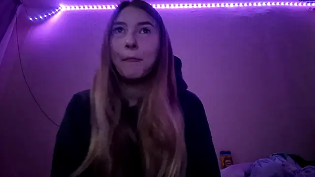 Nymera flare online show from 18, 11, 2025