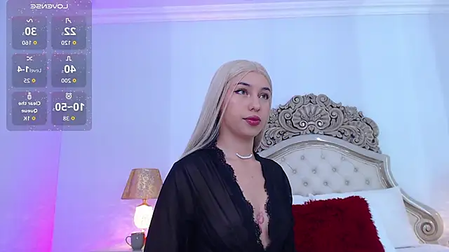 CoraLuv online show from 6, 10, 2025