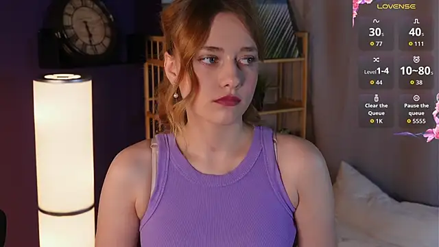 HollieCollelo online show from 3, 12, 2025