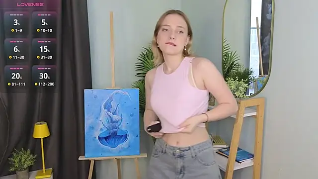 HollieCollelo online show from 10, 10, 2025