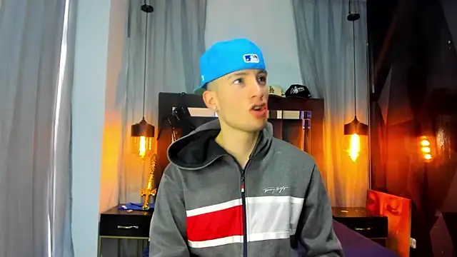 HunterHeat  online show from 21, 12, 2025