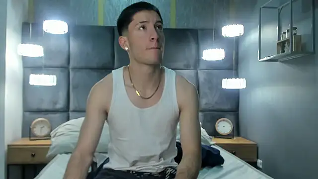 Snapshot of HunterHeat_ chatting on 24, 9, 2025 HunterHeat online show from 24, 9, 2025