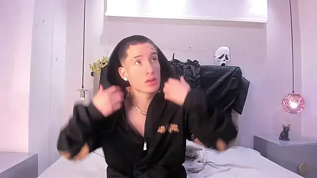 HunterHeat  online show from 30, 10, 2025