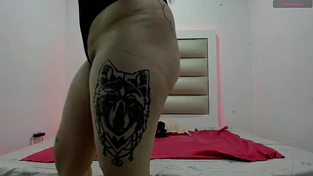 Luna and lindsy online show from 6, 11, 2025