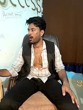 Snapshot of MeekBatgirl chatting on 20, 11, 2025 MeekBatgirl online show from 20, 11, 2025