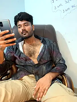 Snapshot of MeekBatgirl chatting on 13, 10, 2025 MeekBatgirl online show from 13, 10, 2025