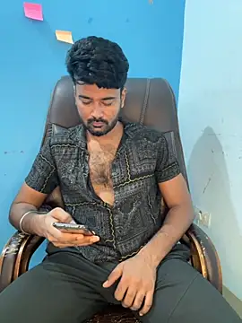 Snapshot of MeekBatgirl chatting on 13, 10, 2025 MeekBatgirl online show from 13, 10, 2025