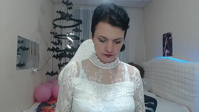 AvaSaturnian online show from 16, 10, 2025