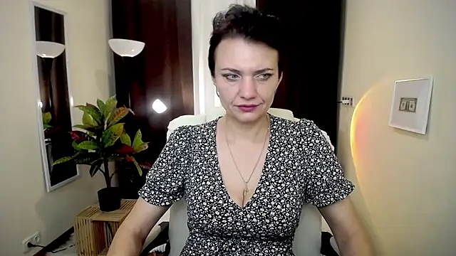 AvaSaturnian online show from 9, 10, 2025