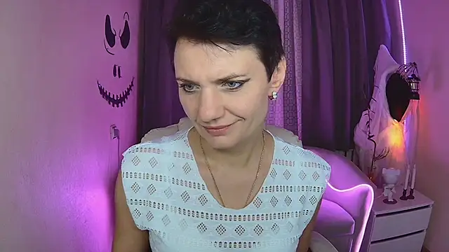 AvaSaturnian online show from 26, 10, 2025